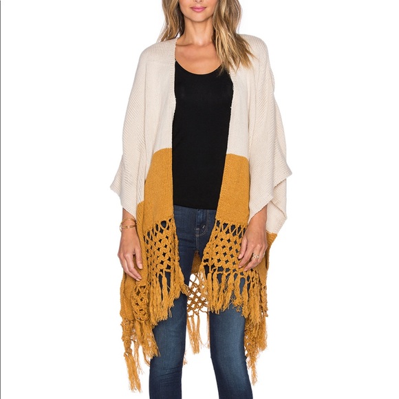 Jackets & Blazers - Wilde heart two tone poncho